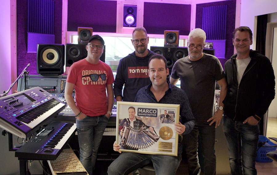 Goldstatus für das Album Brave Buam von Marco Wahrstaetter